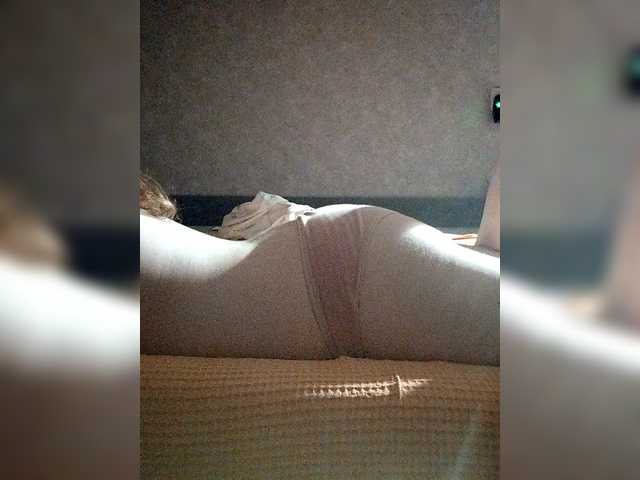 kisssssesmee live cam on BongaCams