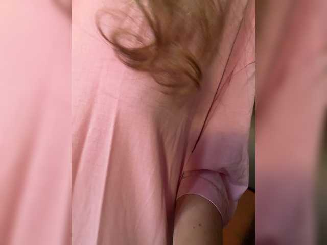 kisssssesmee live cam on BongaCams