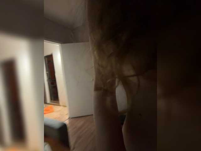kisssssesmee live cam on BongaCams