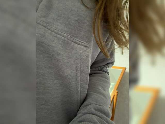 kisssssesmee live cam on BongaCams