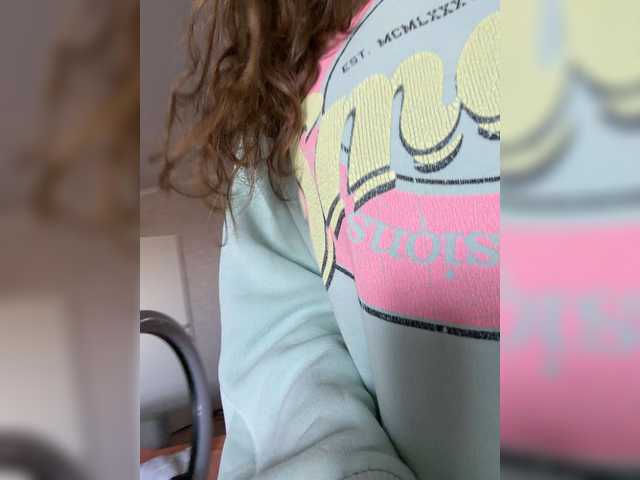 kisssssesmee live cam on BongaCams