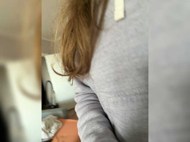 kisssssesmee live cam on BongaCams