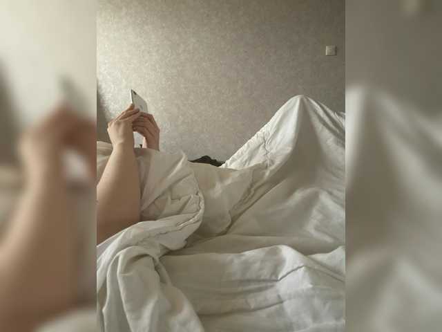 kisssssesmee live cam on BongaCams
