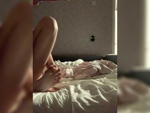 kisssssesmee live cam on BongaCams