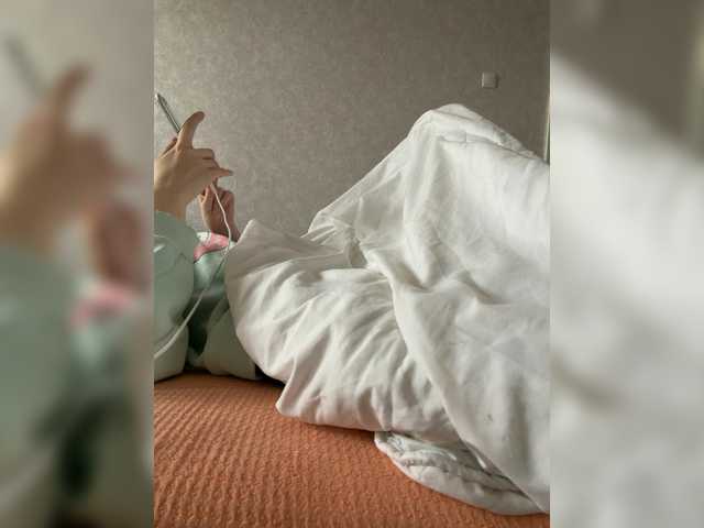 kisssssesmee live cam on BongaCams