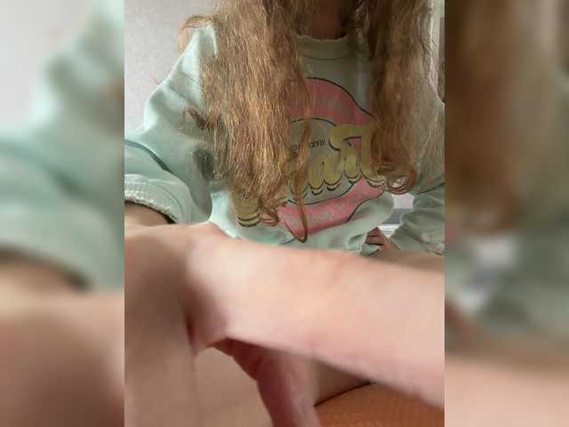 kisssssesmee live cam on BongaCams