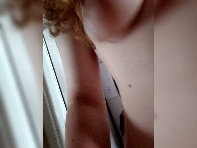 kisssssesmee live cam on BongaCams