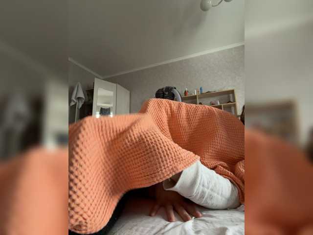 kisssssesmee live cam on BongaCams