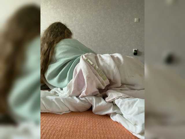 kisssssesmee live cam on BongaCams