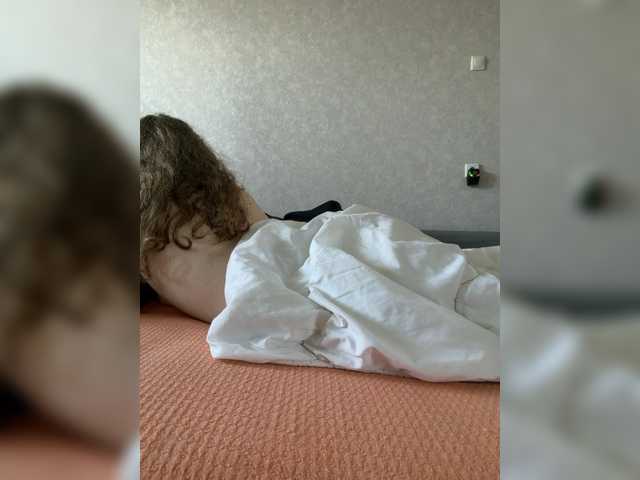 kisssssesmee live cam on BongaCams