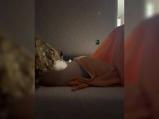 kisssssesmee live cam on BongaCams