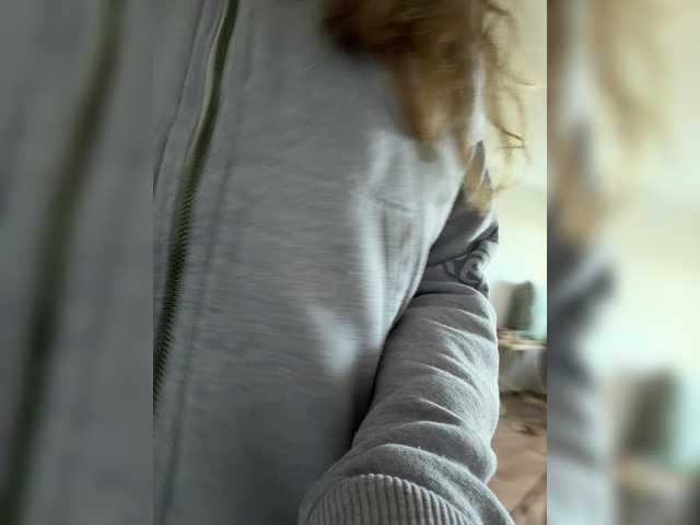 kisssssesmee live cam on BongaCams