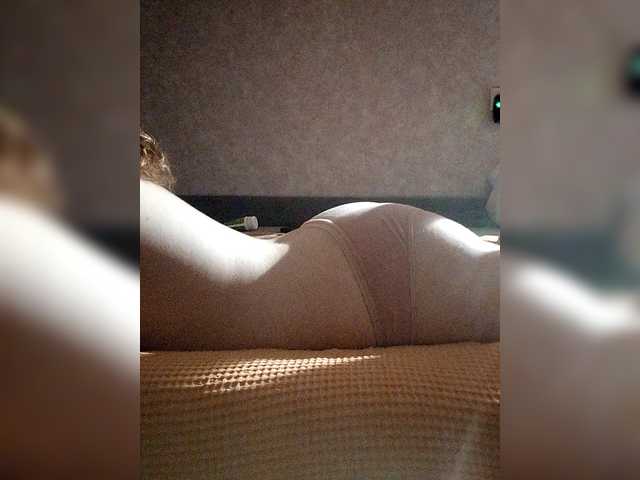 kisssssesmee live cam on BongaCams