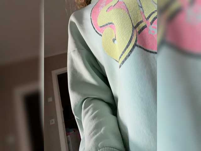 kisssssesmee live cam on BongaCams