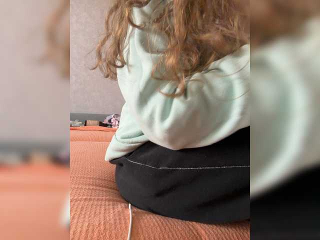 kisssssesmee live cam on BongaCams