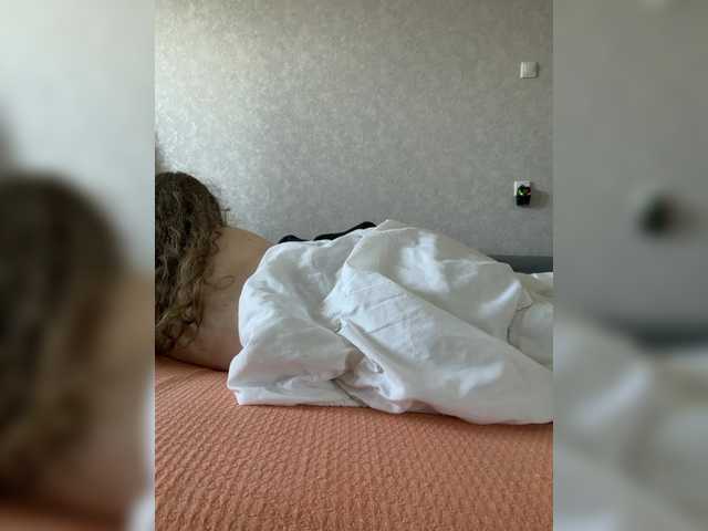 kisssssesmee live cam on BongaCams