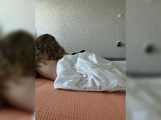 kisssssesmee live cam on BongaCams