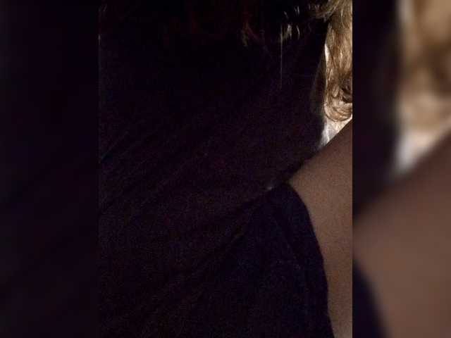 kisssssesmee live cam on BongaCams