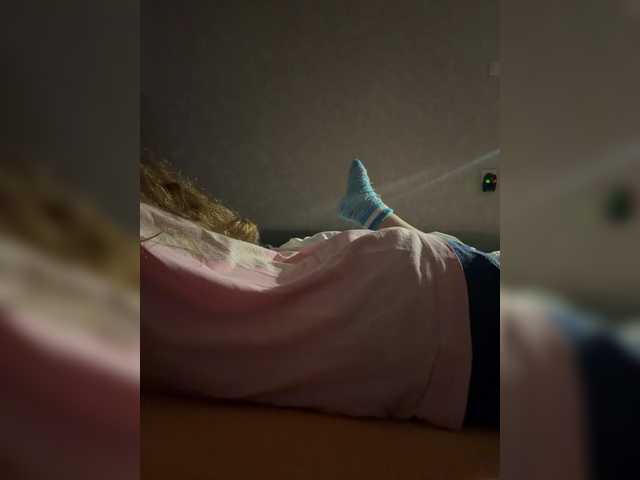 kisssssesmee live cam on BongaCams