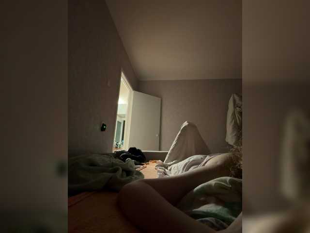kisssssesmee live cam on BongaCams