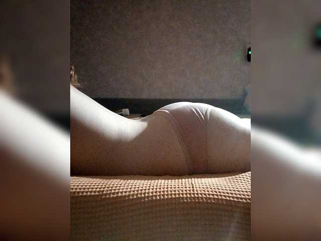 kisssssesmee live cam on BongaCams