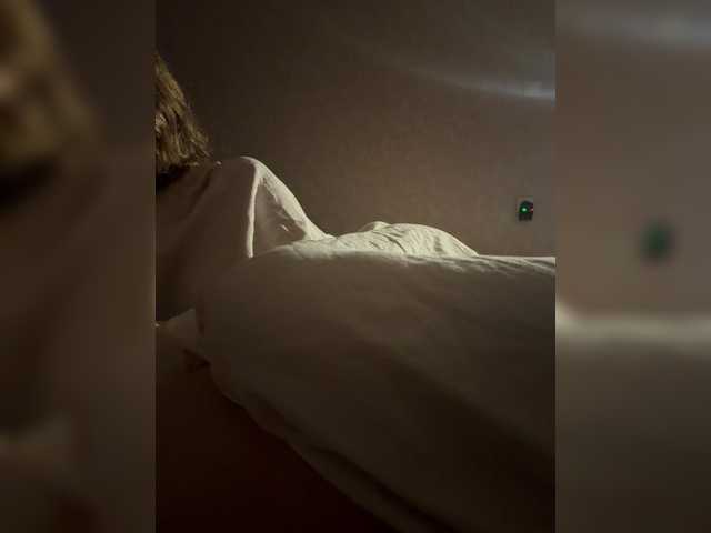 kisssssesmee live cam on BongaCams