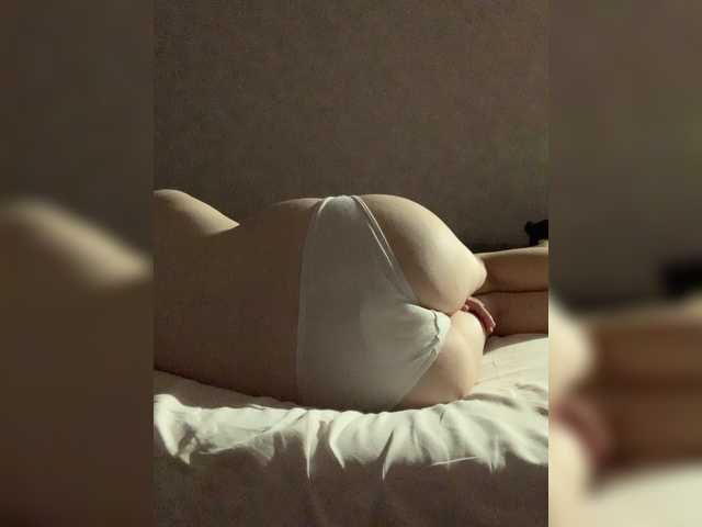 kisssssesmee live cam on BongaCams