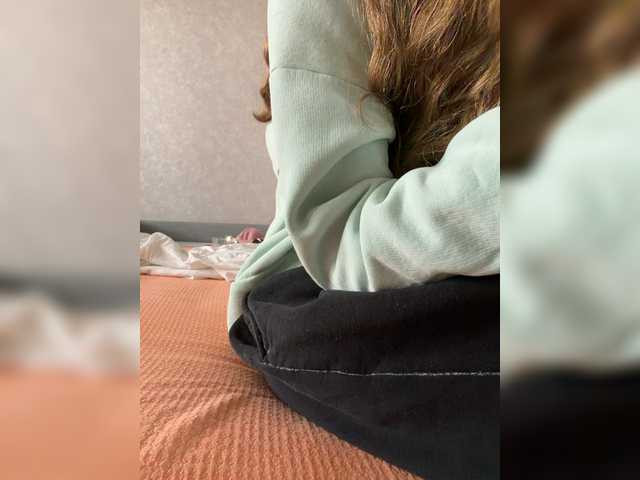 kisssssesmee live cam on BongaCams