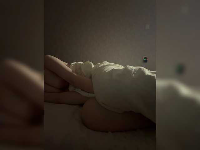 kisssssesmee live cam on BongaCams