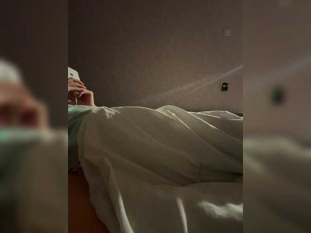 kisssssesmee live cam on BongaCams