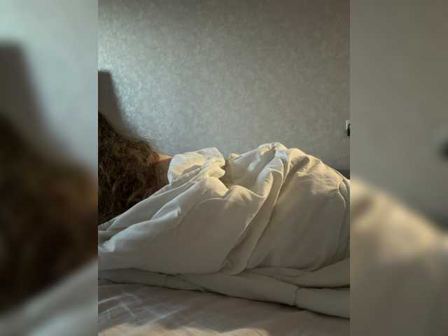 kisssssesmee live cam on BongaCams
