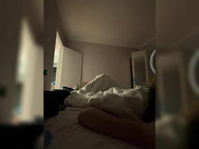kisssssesmee live cam on BongaCams