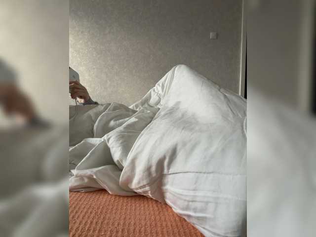 kisssssesmee live cam on BongaCams