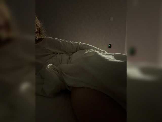 kisssssesmee live cam on BongaCams