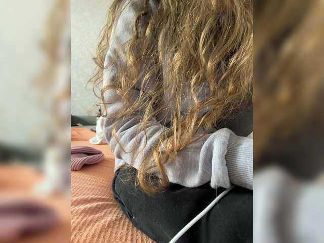kisssssesmee live cam on BongaCams