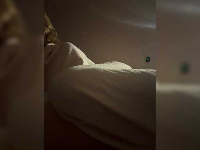 kisssssesmee live cam on BongaCams