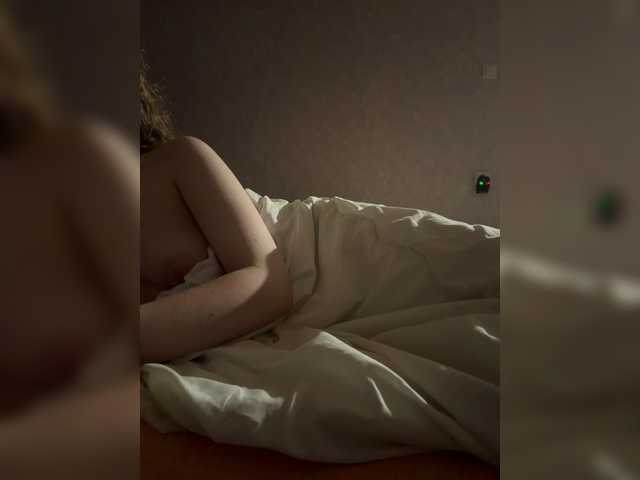kisssssesmee live cam on BongaCams