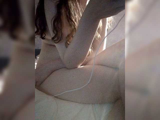 kisssssesmee live cam on BongaCams