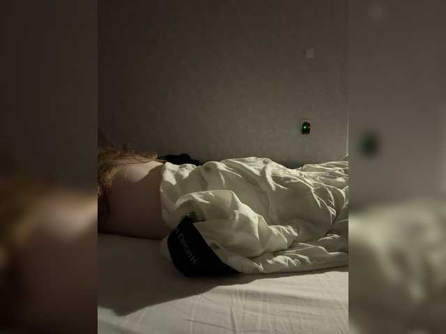 kisssssesmee live cam on BongaCams