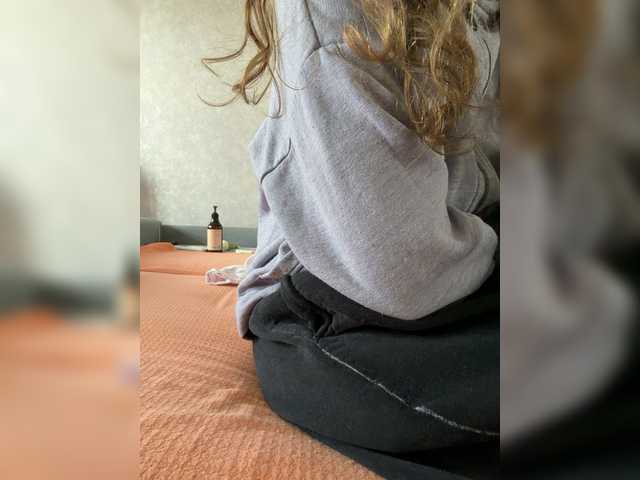 kisssssesmee live cam on BongaCams