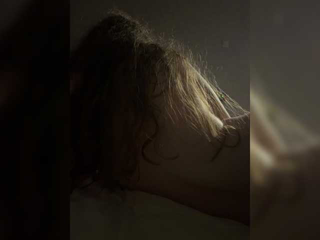 kisssssesmee live cam on BongaCams