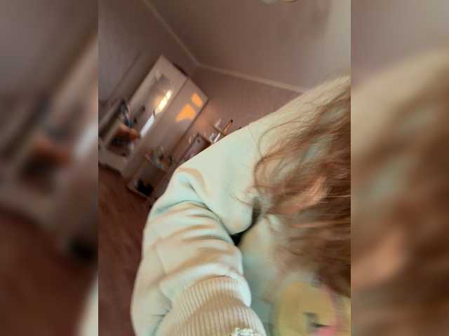 kisssssesmee live cam on BongaCams