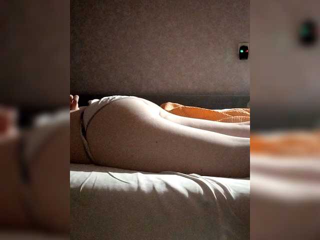 kisssssesmee live cam on BongaCams