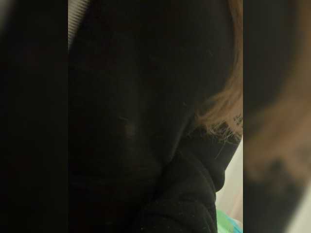 kisssssesmee live cam on BongaCams