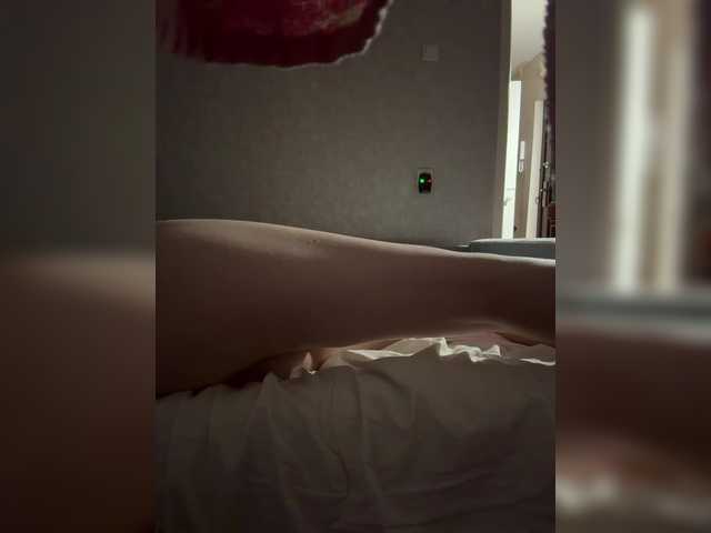 kisssssesmee live cam on BongaCams