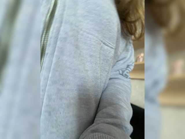 kisssssesmee live cam on BongaCams