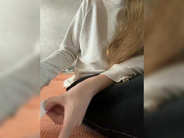 kisssssesmee live cam on BongaCams