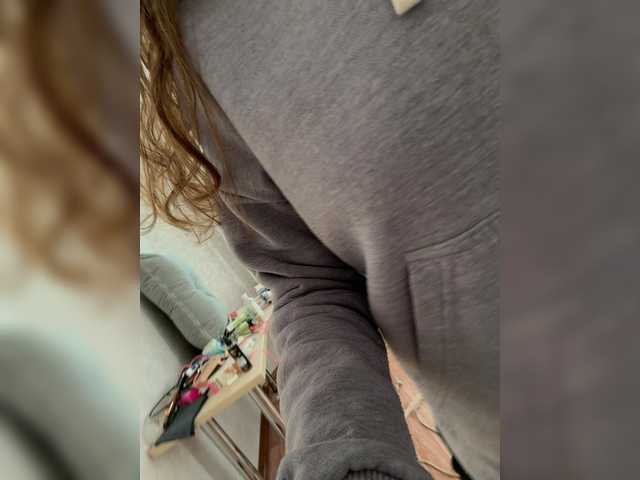 kisssssesmee live cam on BongaCams