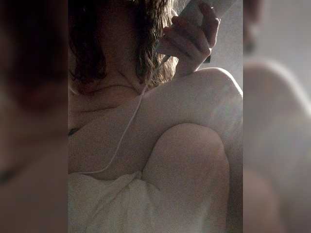kisssssesmee live cam on BongaCams