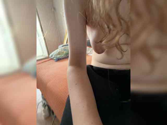 kisssssesmee Live Webcam on BongaCams